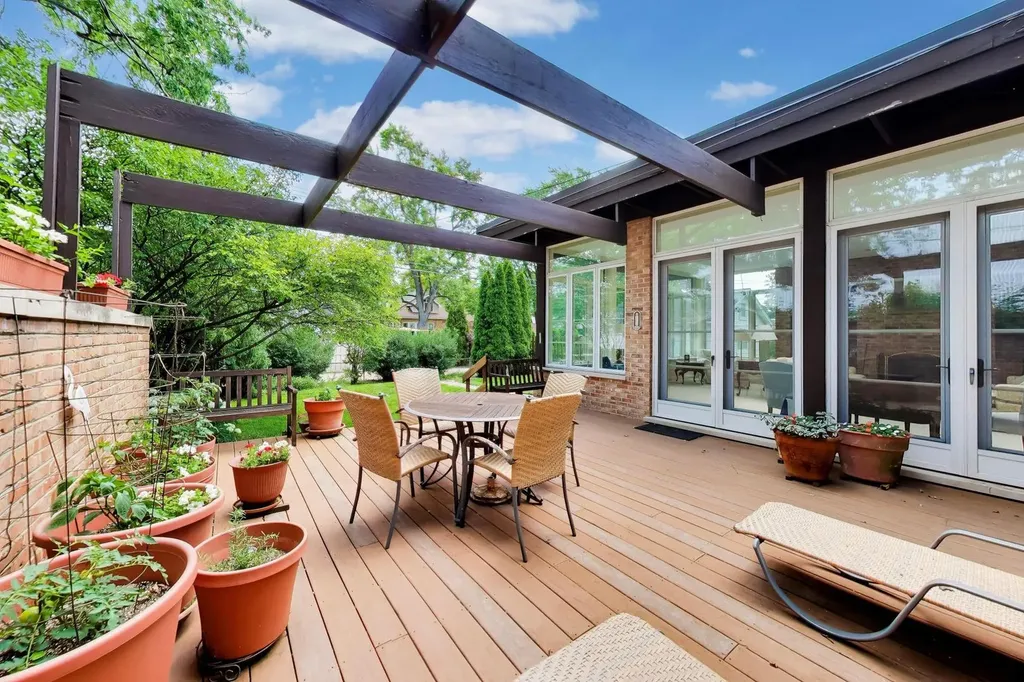 7059 North Olcott Avenue Chicago IL 60631