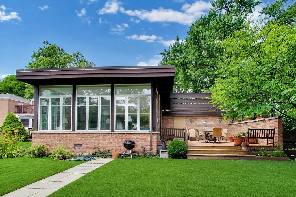 7059 North Olcott Avenue Chicago IL 60631