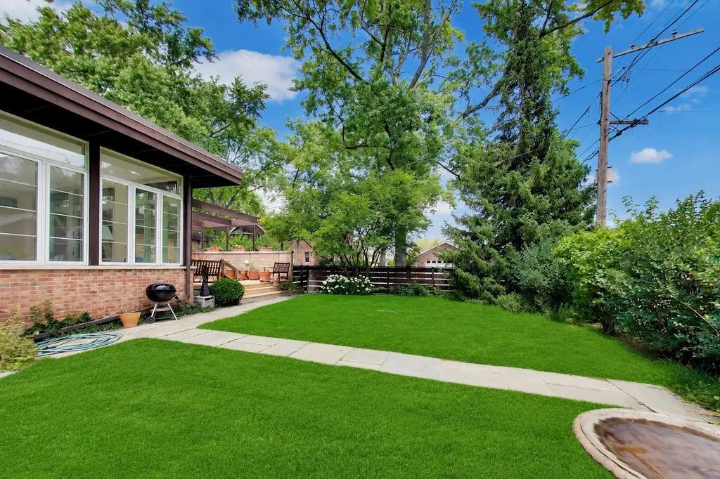 7059 North Olcott Avenue Chicago IL 60631