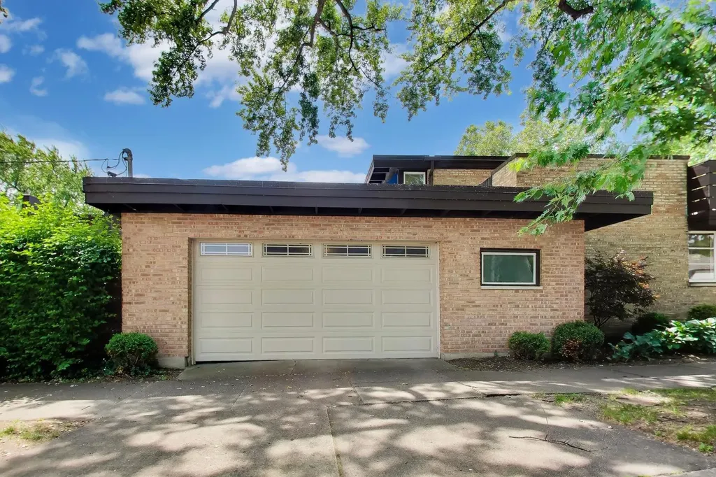 7059 North Olcott Avenue Chicago IL 60631