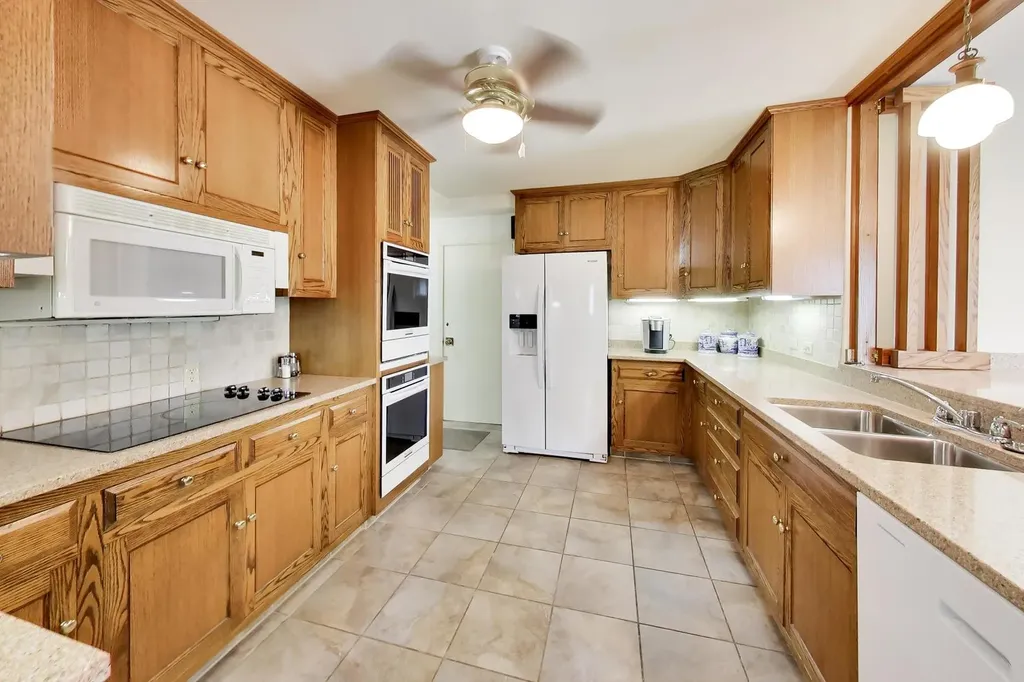 7059 North Olcott Avenue Chicago IL 60631