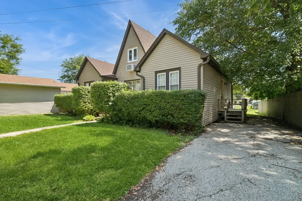33575 North Lake Shore Drive Grayslake IL 60030