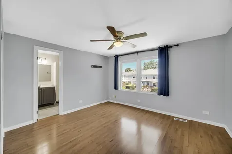 2210 Langdon Place Hoffman Estates IL 60169