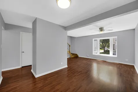 2210 Langdon Place Hoffman Estates IL 60169