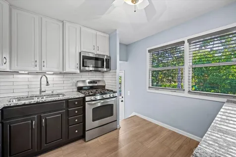 1441 East Joan Drive Palatine IL 60074