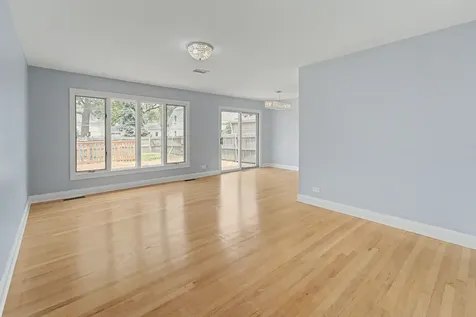 770 Cordial Drive Des Plaines IL 60018