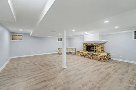 770 Cordial Drive Des Plaines IL 60018