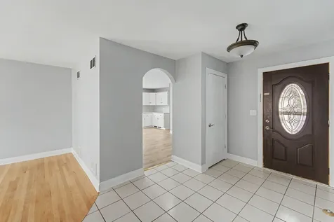 770 Cordial Drive Des Plaines IL 60018