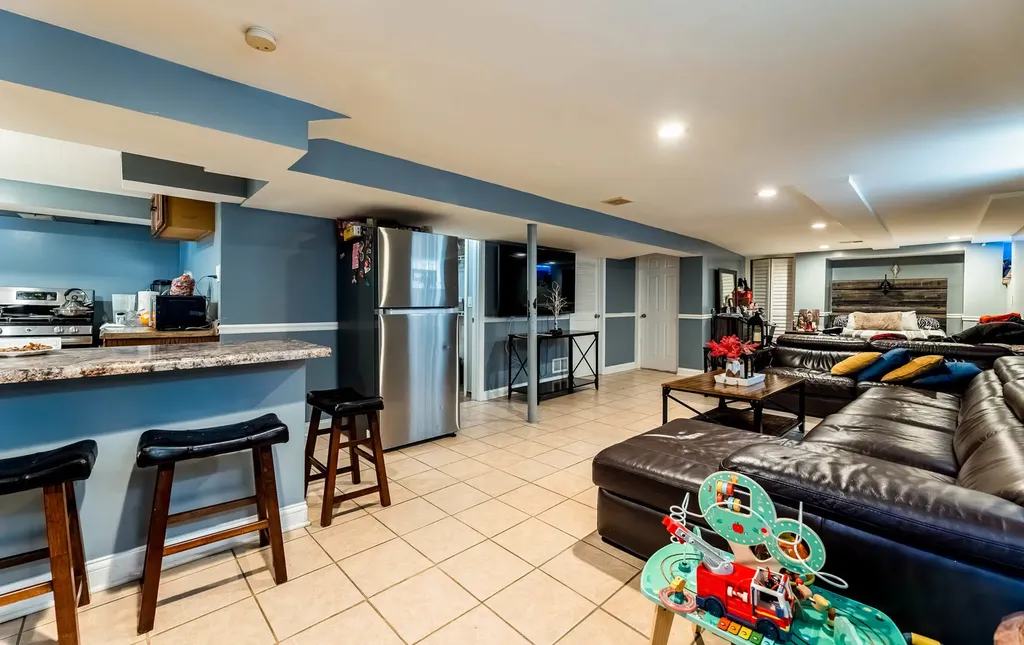 3507 West 77th Street Chicago IL 60652