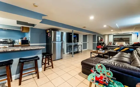 3507 West 77th Street Chicago IL 60652