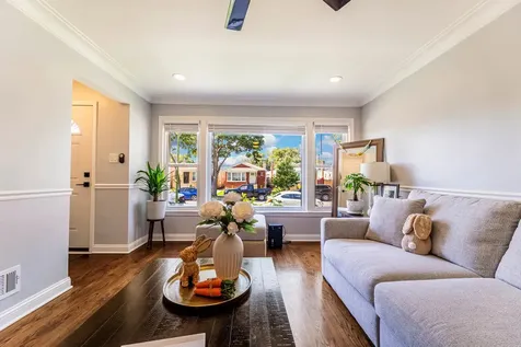 3507 West 77th Street Chicago IL 60652