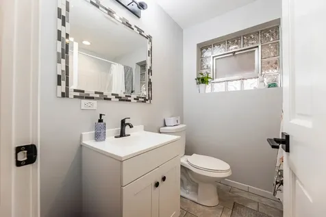 3507 West 77th Street Chicago IL 60652
