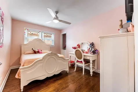 3507 West 77th Street Chicago IL 60652