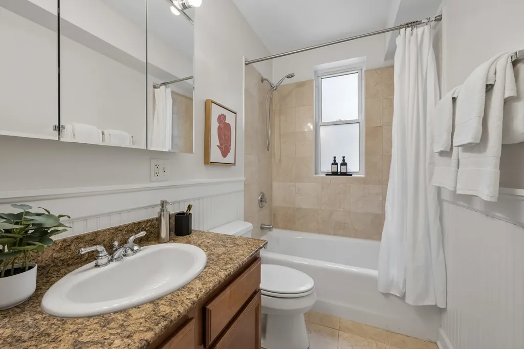 5919 North Paulina Street Chicago IL 60660