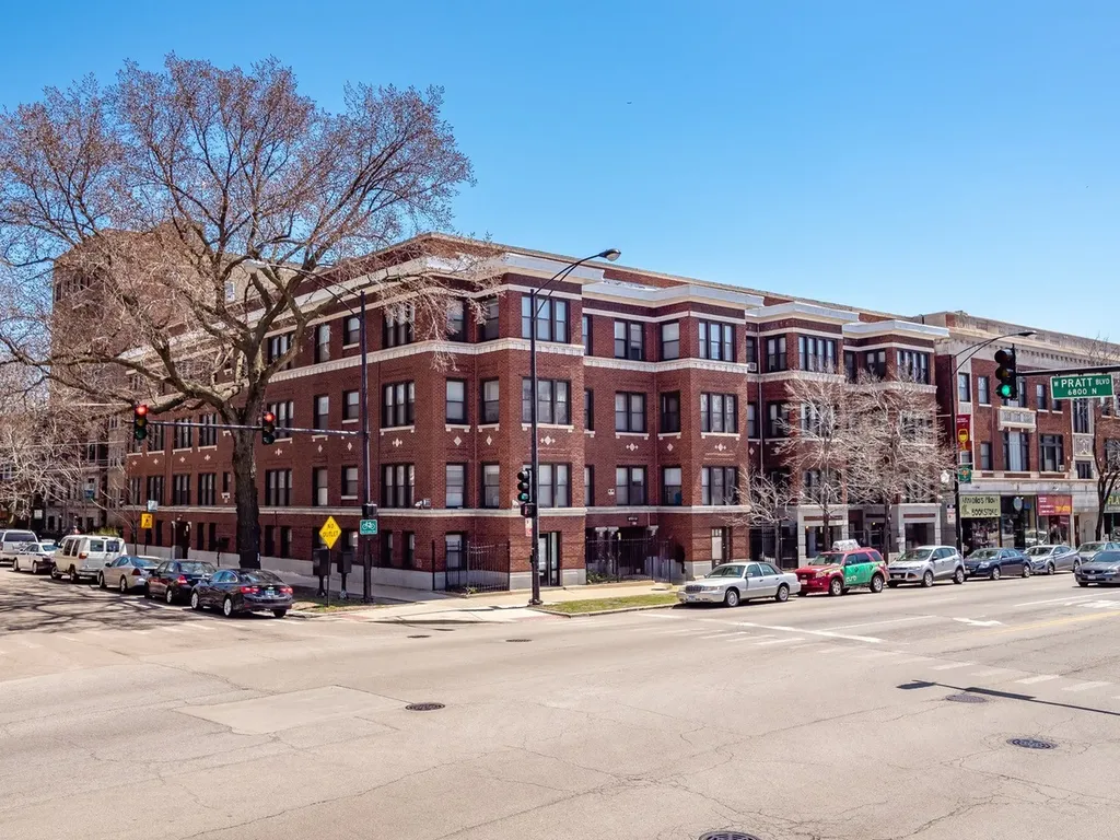 6757 North Sheridan Road Chicago IL 60626