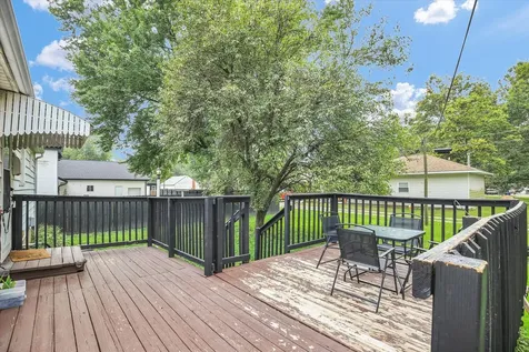 425 South Beech Street Arthur IL 61911