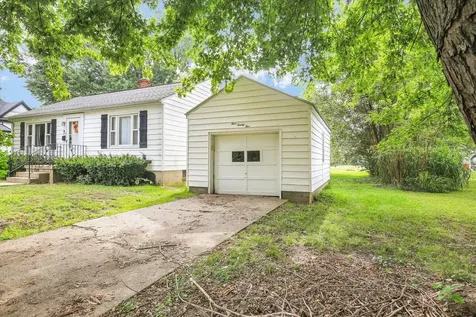 425 South Beech Street Arthur IL 61911