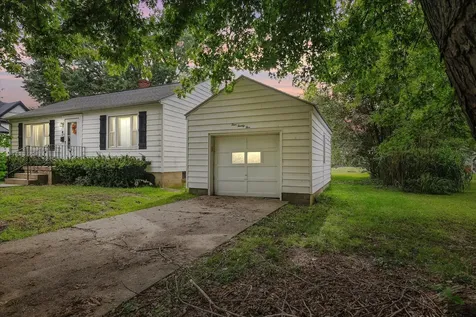 425 South Beech Street Arthur IL 61911