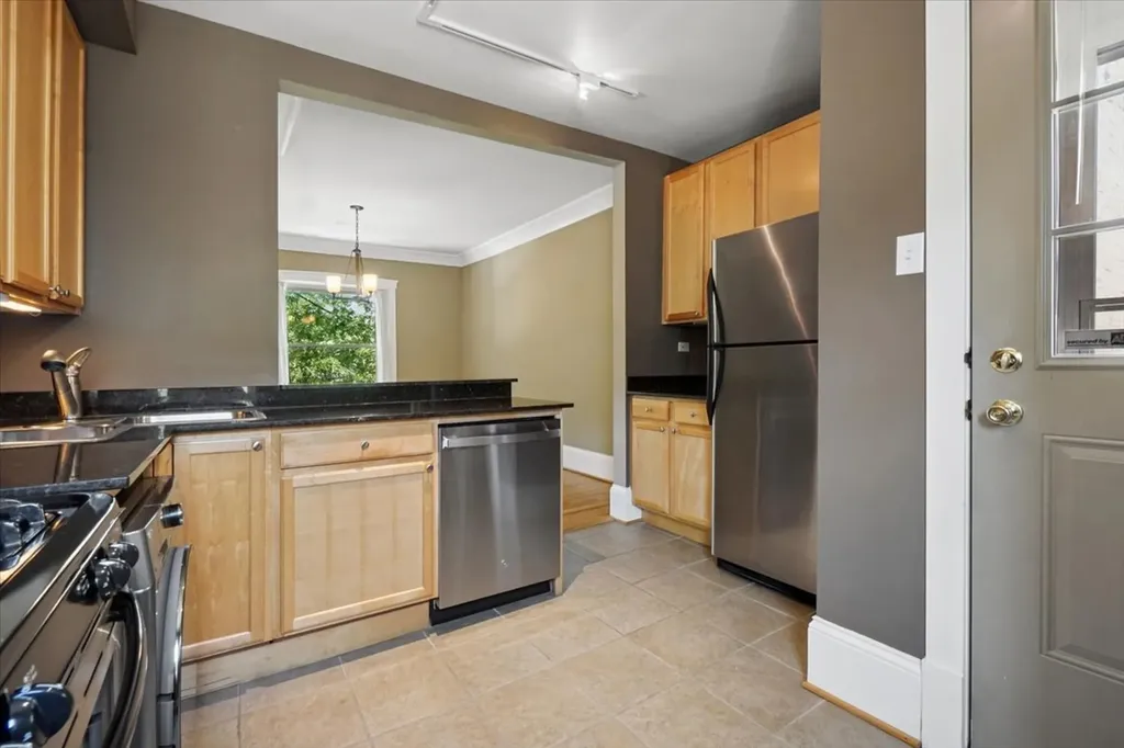 7025 North Wolcott Avenue Chicago IL 60626