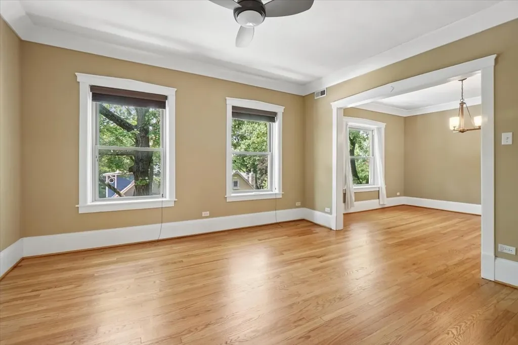 7025 North Wolcott Avenue Chicago IL 60626