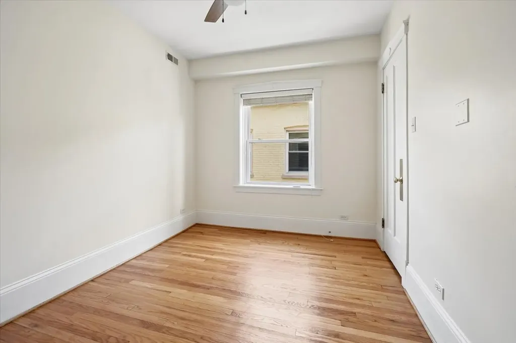 7025 North Wolcott Avenue Chicago IL 60626