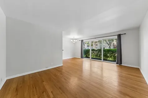 10111 Old Orchard Court Skokie IL 60076