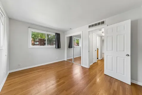 10111 Old Orchard Court Skokie IL 60076