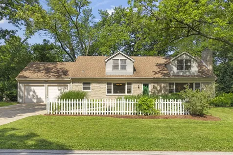 120 North Pine Street Geneva IL 60134