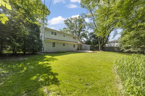 120 North Pine Street Geneva IL 60134