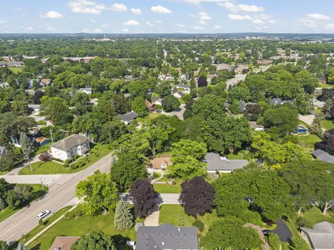120 North Pine Street Geneva IL 60134