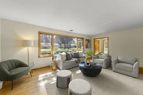 120 North Pine Street Geneva IL 60134