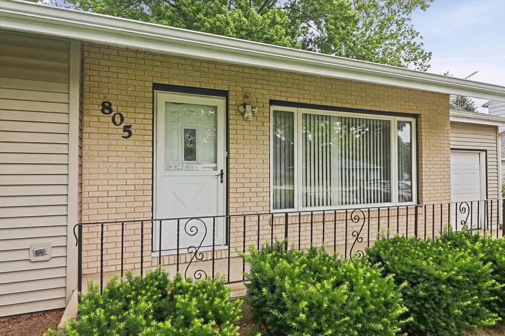 805 Garfield Street Harvard IL 60033