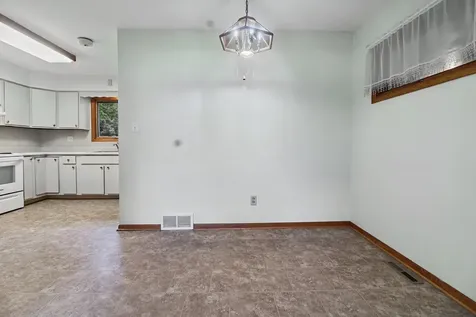 805 Garfield Street Harvard IL 60033