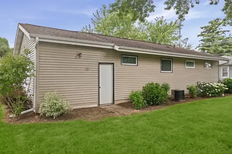 805 Garfield Street Harvard IL 60033