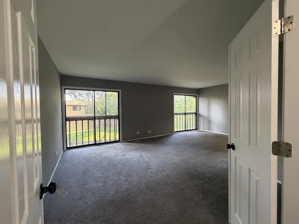 800 Oregon Trail Roselle IL 60172