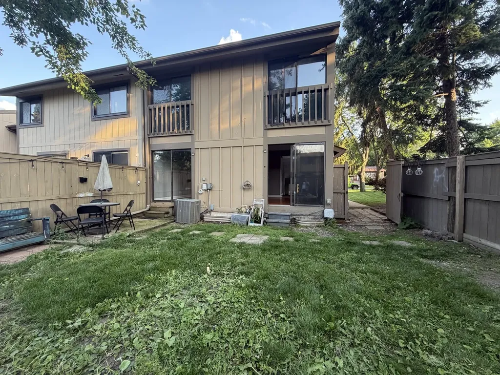 800 Oregon Trail Roselle IL 60172