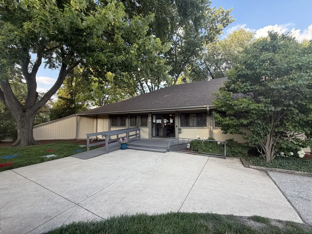 800 Oregon Trail Roselle IL 60172