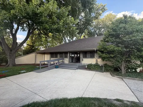 800 Oregon Trail Roselle IL 60172