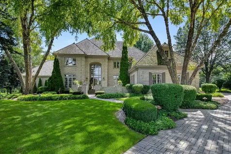 38W601 Clubhouse Drive St. Charles IL 60175