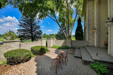 38W601 Clubhouse Drive St. Charles IL 60175