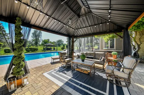 38W601 Clubhouse Drive St. Charles IL 60175