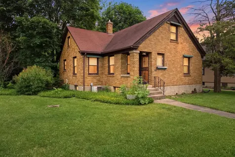 45 North Aldine Street Elgin IL 60123