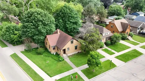 45 North Aldine Street Elgin IL 60123