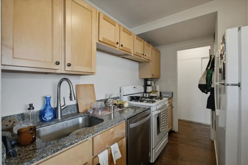 3950 North Lake Shore Drive Chicago IL 60613