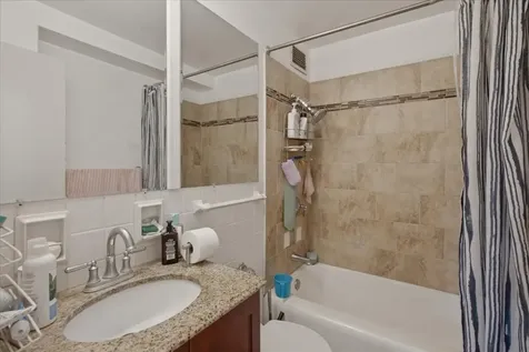 3950 North Lake Shore Drive Chicago IL 60613