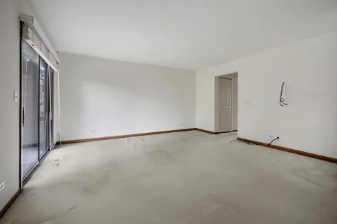 1525 Yale Court Elk Grove Village IL 60007