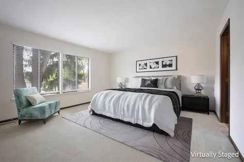 1525 Yale Court Elk Grove Village IL 60007