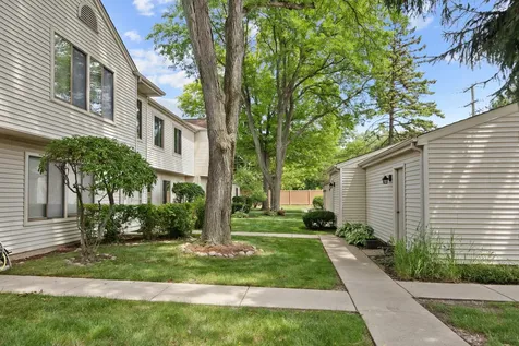 1525 Yale Court Elk Grove Village IL 60007