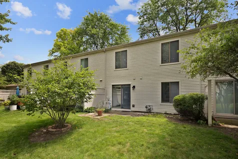 1525 Yale Court Elk Grove Village IL 60007