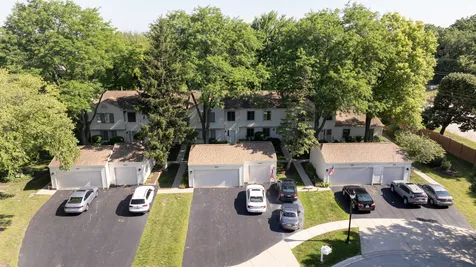 1525 Yale Court Elk Grove Village IL 60007